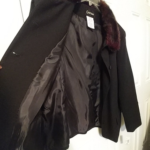 Black wool 2 piece suit w faux fur collar, skirt - Picture 7 of 8